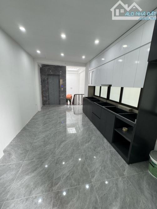 Bán nhà 5 tầng thang máy mới coong Láng ngay sát Nguyễn Chí Thanh.Dt38m, giá 9.7 tỷ - 1