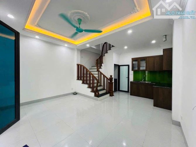 B.án nhà Kim Chung_Di Trạch_ đơn lập, sân riêng biệt, 35m2, 5 tầng, ngõ thông, sát ô tô - 1