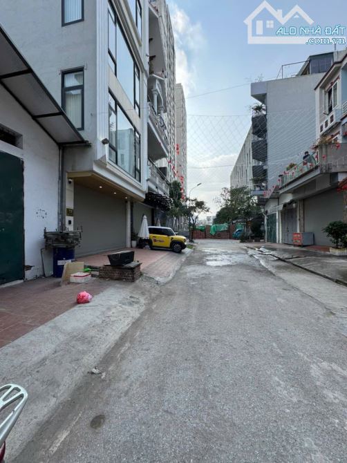 BÁN KHU PHÂN LÔ TAM TRINH . X2B . DT 68 M . MT 4,3 M . QUÁ ĐẢNG CẤP - 1