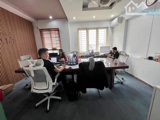 CHO THUÊ VĂN PHÒNG 30M2 TẠI HỒ TÙNG MẬU GIAO NGUYỄN CƠ THẠCH GIÁ 3TR5 / THÁNG . - 1