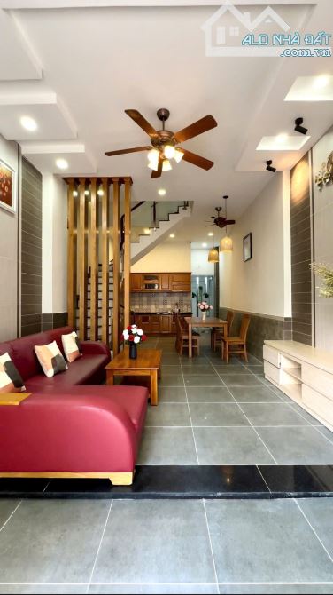 Bán nhanh nhà gần chợ Hoàng Hoa Thám, 61m². Đường Nguyễn Minh Hoàng, P12, Tân Bình - 1