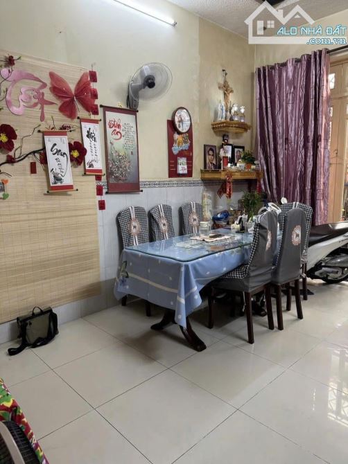 Nhà bán: đường Hương lộ 2. Q Bình Tân, DTSD 64m2. 2 tầng, giá 5,28tỷ - 1