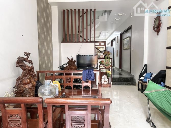 HẺM 8M - 109M2 - 4 TẦNG - NGAY CHỢ TÂN HƯƠNG - TÂN PHÚ - CHỈ 10.9 TỶ - 1
