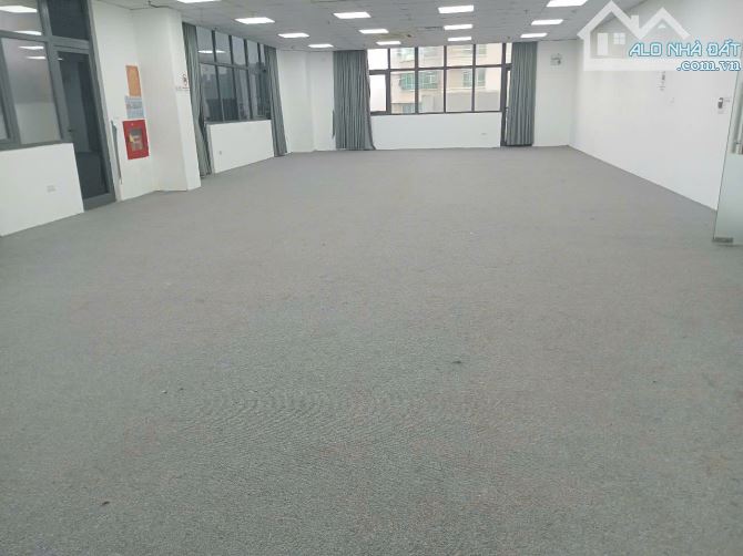 CHO THUÊ VĂN PHÒNG TẠI TÒA NHÀ N07B3 THÀNH THÁI, CẦU GIẤY - 140M2 - 39.5 TRIỆU - 1