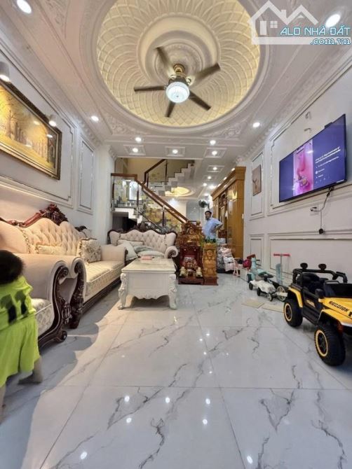 KHU PHÂN LÔ VIP - CHỦ GIẢM HƠN 200TR - 4 TẦNG - XE HƠI NGỦ NHÀ - ĐẸP LUNG LINH - 1