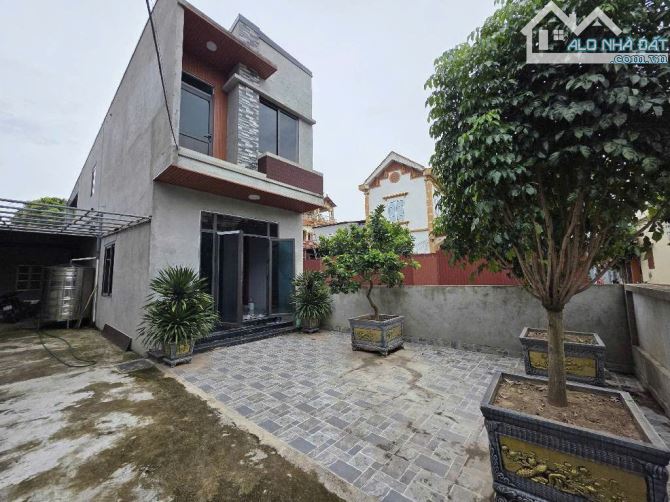 CHỬ XÁ, CẦU NGỌC HỒI / Nhà Đất 295m, 12m tiền, 17 tỷ/ Ô tô tránh, Chia lô xây biệt phủ đỉn - 1