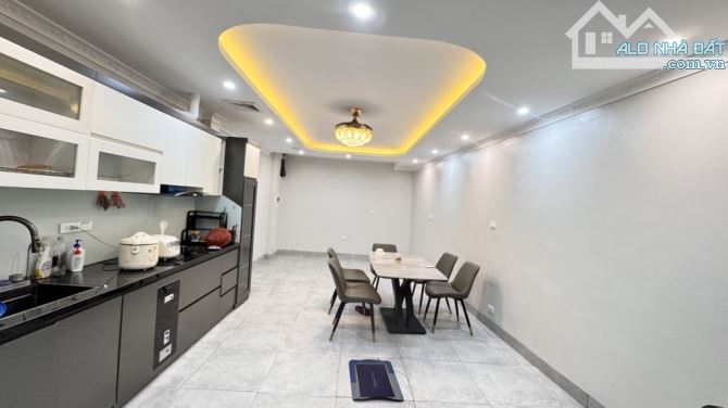 hiếm 20m ra phố oto đỗ cửa nhà đẹp 5 tầng full nội thất cực kì tâm huyết + tầng hầm - 1