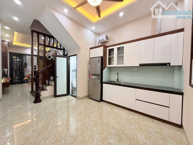 45m2*4 tầng- 2 thoáng cửa sổ-có ban công 11.6 tỷ ngõ 142 Khương Đình-100m ra mặt phố. - 1