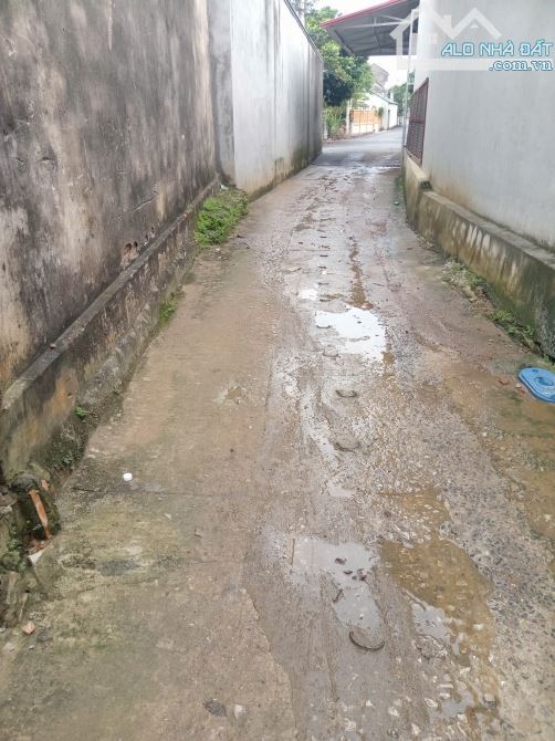 Bán 68m2 giáp chợ dân sinh, Đông Yên _ Quốc Oai - 1