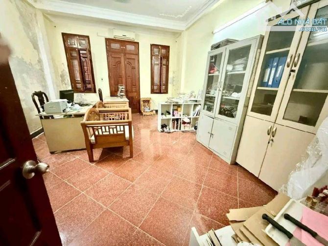 BÁN NHÀ PHÂN LÔ PHÁO ĐÀI LÁNG,50M2 x 5 TẦNG,KINH DOANH,OTO TRÁNH, CÓ Ô CHỜ THANG MÁY. - 1