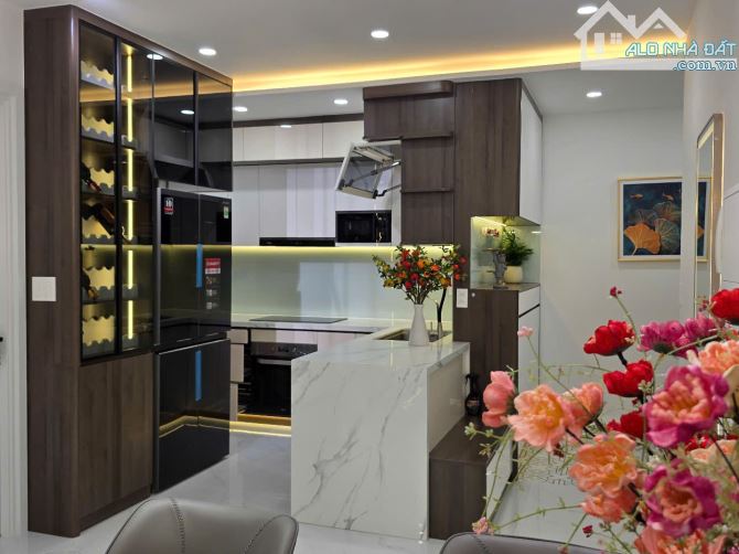 Căn hộ vị trí góc 3pn 2wc dt 89m2, nội thất cao cấp mới 100% chung cư sky garden quận 7 - 1