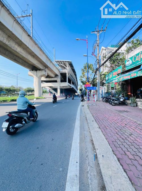 Đất ngay trạm Metro - Đường 10m thông có vỉa hè - 125m2(7x18m) - - 1