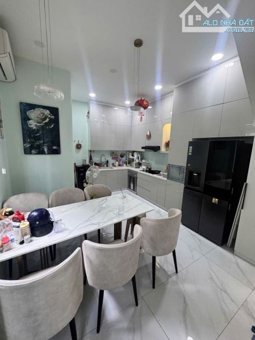 NHÀ CĂN GÓC 2 MẶT HẺM XE HƠI CÁCH MẠNG THÁNG TÁM 56M2, NGANG 4.8M, 4 TẦNG 4PN CHỈ 15.x TỶ - 1
