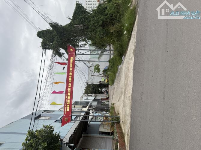 Cần bán nhà gác lửng đúc kiệt ô tô Âu Cơ, cách đường chính 30m - 1