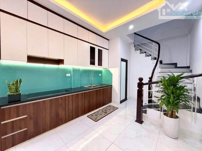 BÁN NHÀ PHỐ BỒ ĐỀ- NHÀ 6 TẦNG THANG MÁY- Ô TÔ TRÁNH- NHỈNH CHỤC TỶ-45m - 1