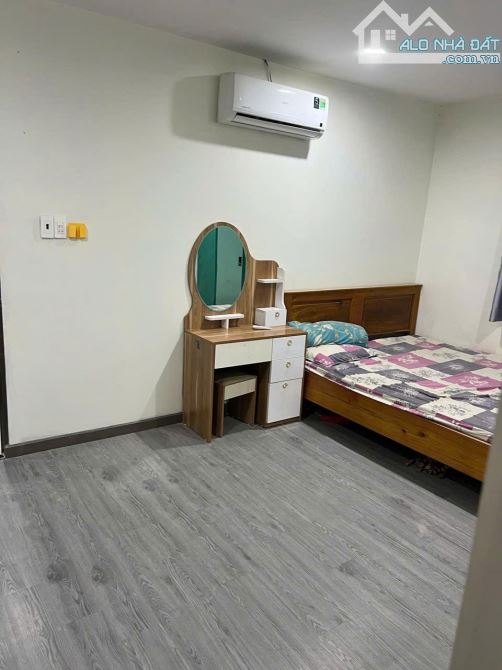 Bán nhà mới (5x22) 110m full nội thất oto ngủ trong nhà gần bờ bao sông SG sổ sẵn - 1