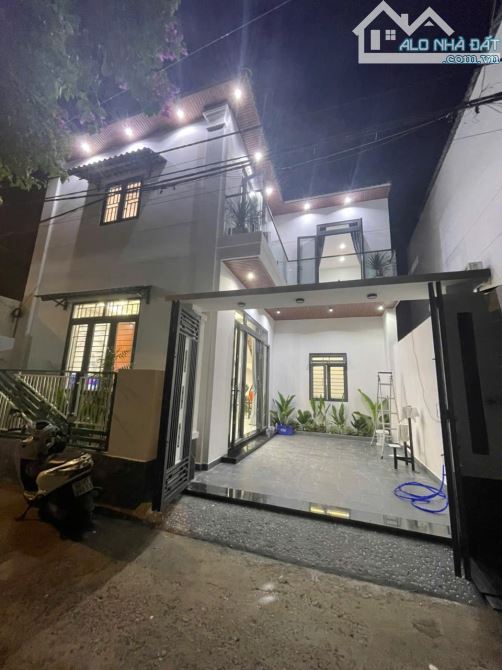 Cần bán căn biệt thự siêuxinh Giáp Q12full nội thất 9,2*10m pk 3pn3wđg xe tảiGiá 6tỷ 400tr - 1