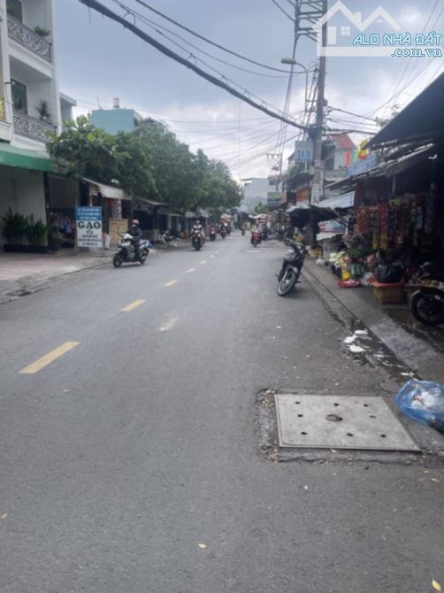 🏘 Nhà Gần Lê Văn Quới,Bệnh Viện,Khu Chợ Sầm Uốt ,Hẻm Thông Nhiều Hướng, Giáp Quận Tân Phú - 1