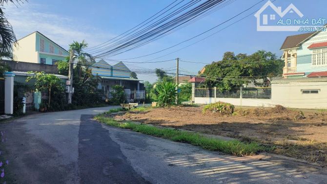 Lô 2 mặt tiền Dx142 TBH. Dt 5x20(60tc) giá 2tỷ (Rẻ nhất khu). - 1