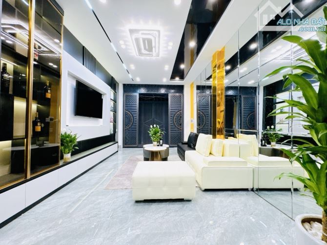 🏡 Hiếm trong phân khúc – Nhà đẹp full nội thất – 5m ô tô tránh – Ngõ thông – 35m² – 4 tần - 1