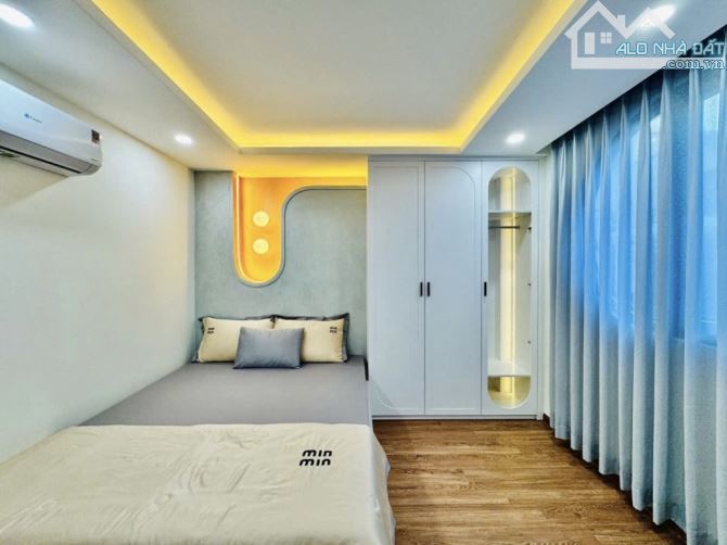 Hiếm – Nhà 4 Tầng Trung Tâm Bùi Viện, Quận 1, 25.2m² – Giá Chỉ 8.6 Tỷ - 1