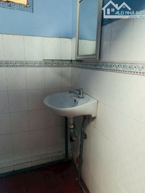 Cho thuê nhà nguyên căn cấp 4 - kiệt Điện Biên Phủ- Trường An ( cũ)- Tp Huế - 1