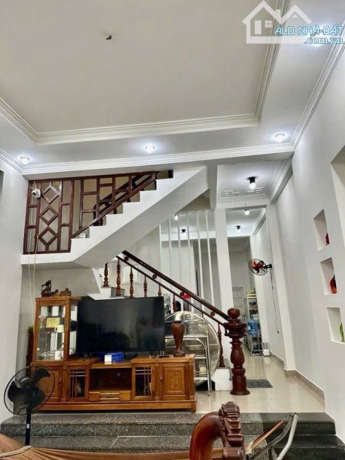 CHÀO BÁN NHÀ 3 TẦNG MẶT TIỀN ĐƯỜNG TRẦN NGUYÊN ĐÁN , VỊ TRÍ GẦN BIỂN CHỈ 7,x tỷ. - 1