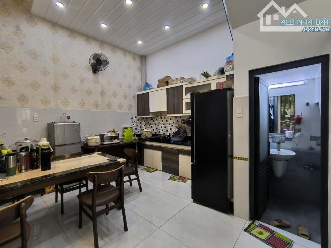 NHÀ ĐẸP LUNG LINH GẦN EMART, Phan Huy Ích - Gò Vấp - 5 tầng - 3PN,4WC - DT 61m2 - 1
