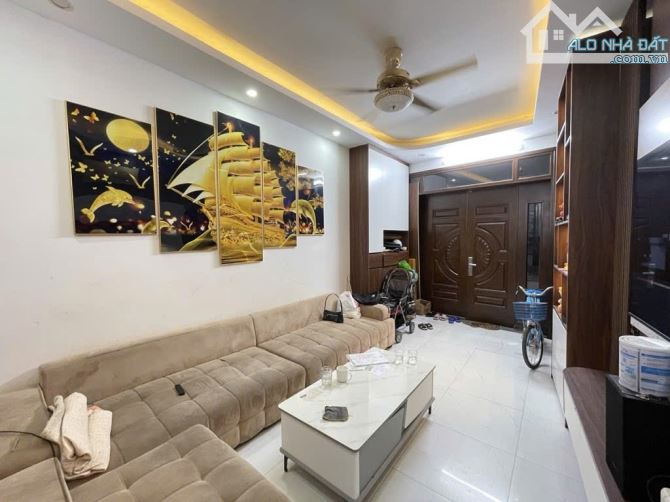TRUNG TÂM NGỌC THỤY.BỒ ĐỀ _ NHÀ ĐẸP 5 TẦNG_VUÔNG VẮN_NỞ HẬU_FULL NỘI THẤT_GIÁ 7TỶ9 - 1