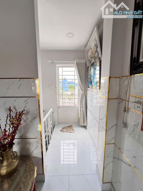 Bán nhà 4 tầng Quận 2 - Gần Nguyễn Thị Định - Ở ngay - Chỉ 6 tỷ - 1