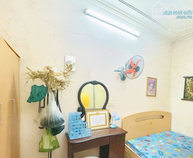 bán nhà mặt đường đình đông 59m2 ngang 4,68 xây 3 tầng giá 13 tỷ - 1