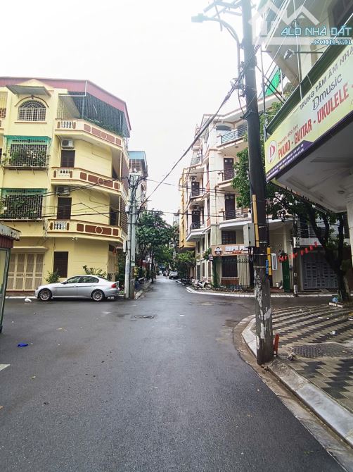 Cho thuê nhà phân lô - ô tô - căn góc Nghĩa Đô, Cầu Giấy 50m x 5T, MT 7m giá 20 triệu - 1