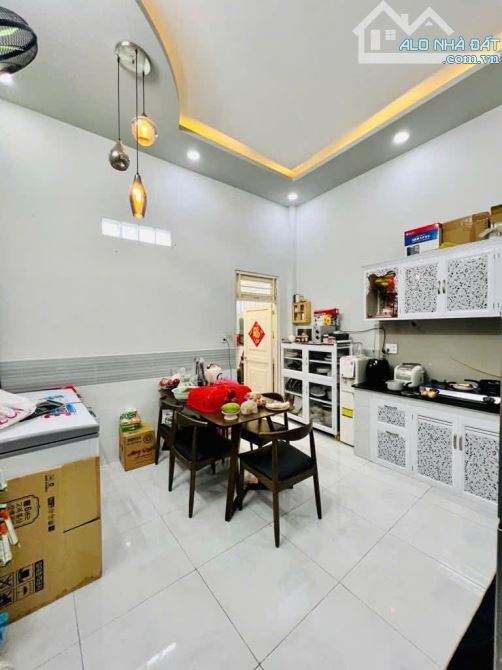 - BÁN NHANH 54ĐI ĐỊNH CƯ: 5,3T.Ỷ - PHÚ THỌ HÒA - 3 TẦNG - 4PN- DT: 4 x 14 XEM LÀ MÊ - 1