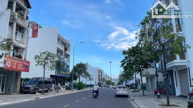 NHÀ 4 TẦNG, MT THÍCH QUẢNG ĐỨC, CÓ DÒNG TIỀN SẴN 40TR/THÁNG - 1