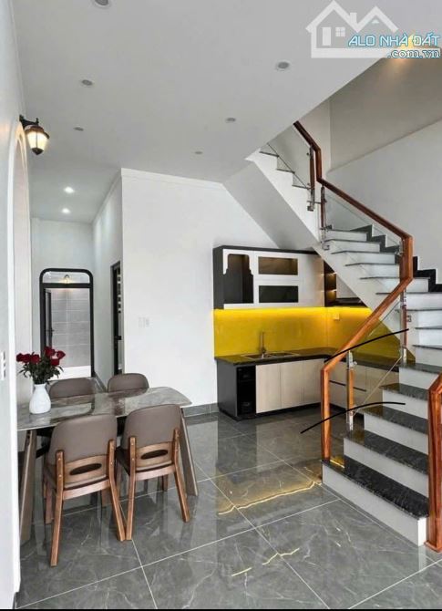 HÀNG HIẾM - NHÀ LẦU CUỐI HUỲNH VĂN NGHỆ, QUA TRẠM THU PHÍ BỬU LONG 500M - 1