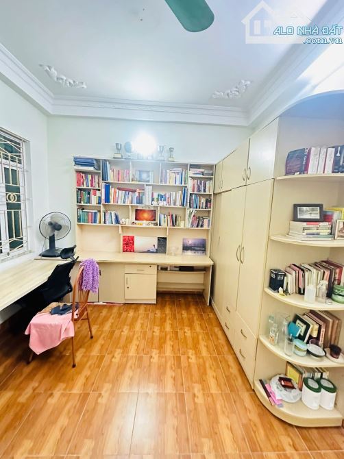 CẦU GIẤY - HOÀNG QUỐC VIỆT - 36M2 5 TẦNG 6 NGỦ - 6.5 TỶ - 1