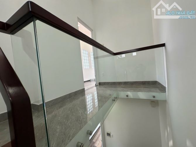 Hiếm có khu vực sát bên Bình Thạnh - lô góc 2 mặt - hẻm xe hơi 6m tới tận nhà - chính chủ - 1