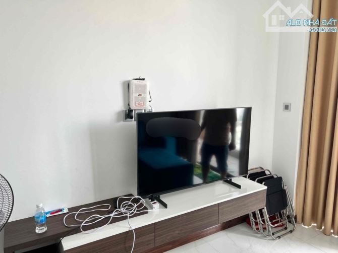 Cho thuê căn hộ Res 11 có ban công thoáng mát, 1PN - 1WC, giá 10tr5/th - 1