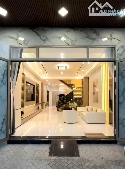 NHÀ 2 LẦU SỔ RIÊNG GẦN TRUNG TÂM HÀNH CHÍNH, TẶNG NỘI THẤT, CÓ SÂN ĐỂ Ô TÔ, ĐƯỜNG 7M - 1
