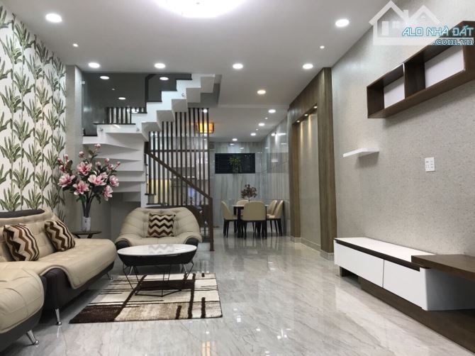(Duy nhất) Bán nhà Khu công viên 42 Nguyễn Minh Hoàng, P12, Tân Bình - 5mx17m - 4 tầng - 1