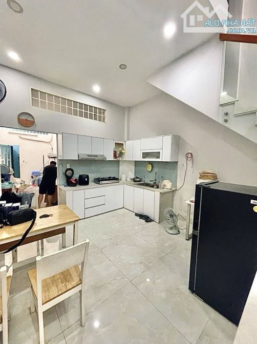 Hơn 5 tỷ nhà hẻm xe hơi Trường Chinh, Q12, 4x21m, 2 tầng - 1