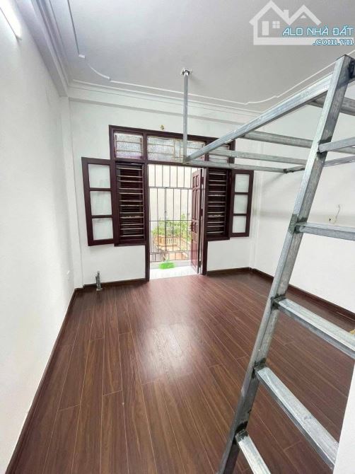 NHÀ ĐẸP KIM GIANG, LÔ GÓC, 8 PHÒNG KHÉP KÍN NGÕ TO 5m GIÁ 7 Tỷ - 1