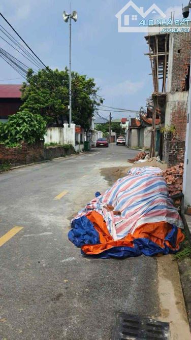 BÁN ĐẤT BẮC THƯỢNG QUANG TIẾN SÓC SƠN 40m MT4m 1.9 TỶ NGÕ Ô TÔ TRÁNH ĐẤT VUÔNG VẮN VỊ TRÍ - 1