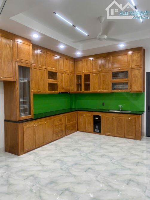 Bán Nhà 1 Trêt 2 Lầu, DT Đất 80m2 Ngang 4,5m Đường 160 Tăng Nhơn Phú A. Q9 - 1
