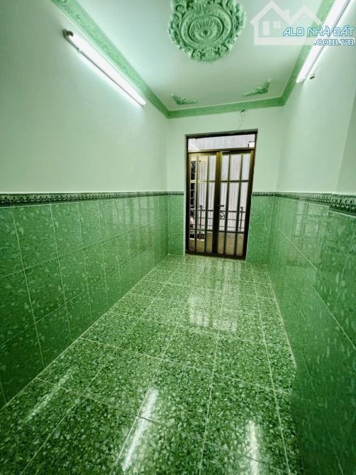 Gần Chợ Bình Tiên (Q6) - 4 tầng có sân thượng - 3PN 2WC - SHR chính chủ lâu đời - 1