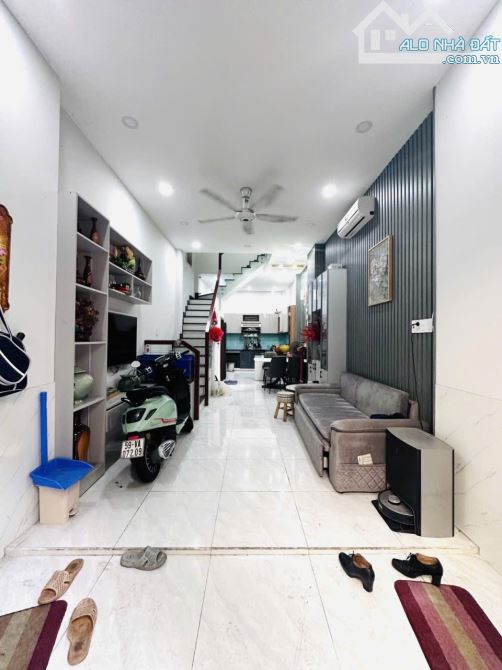 NHÀ 3 TẦNG BTCT – NGAY NGÃ 4 AN SƯƠNG – THÔNG TÔ KÝ  SÁT CVPMQT  3,3x11,5 GIÁ CHỈ 3,3 TỶ - 1