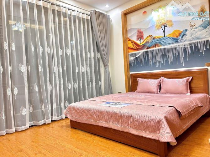Bán nhà 4 tầng thiết kế hiện đại có thang máy tại khu đô thị Tân Phú Hưng - 1