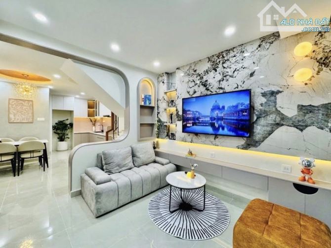 Nhà Cầu Giấy 8 tầng gần mặt phố gara ô tô - thang máy - phân lô - nội thất siêu đẹp - 1