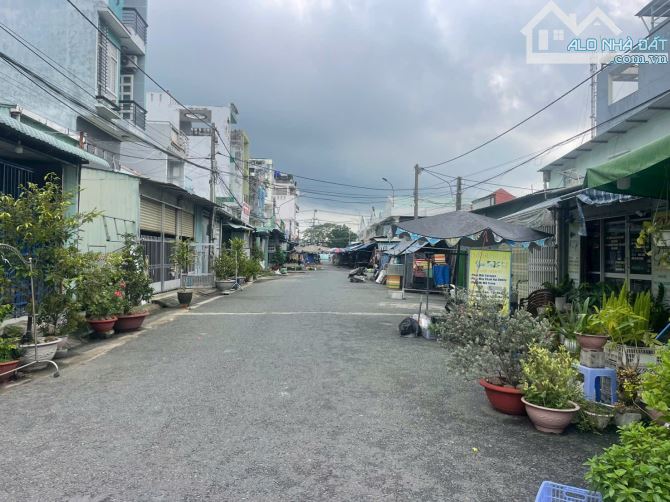 Chủ bán 3lô đất sau chợ Nhựt Chánh - 1