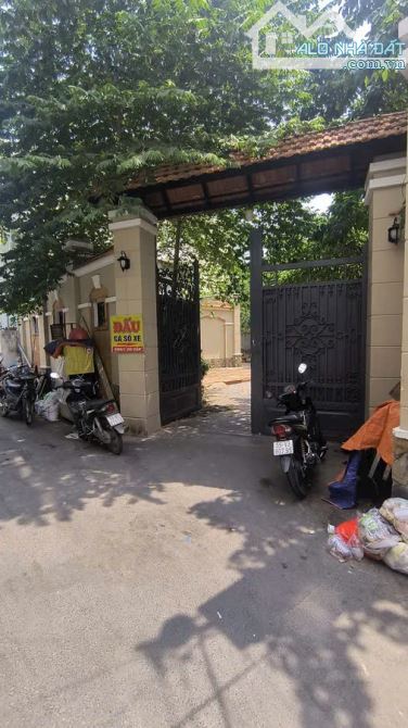 BIỆT THỰ SÂN VƯỜN QUANG TRUNG GÒ VẤP - PHƯỜNG 11 - DIỆN TÍCH KHỦNG NỞ HẬU - 1